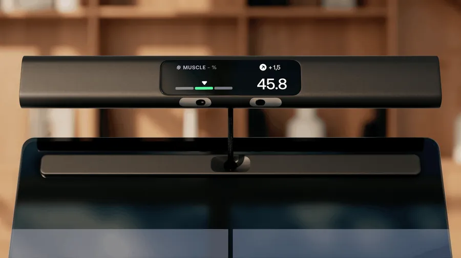 Withings BodyScan 2: Farbdisplay im Griff der Waage zeigt den Muskelanteil